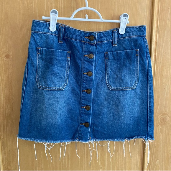 UO BDG • Vintage Style Button Front Denim Skirt - Picture 2 of 9